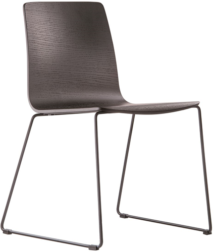 Inga 5619 - houten stoel met sledeframe