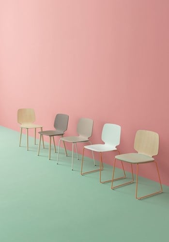 Babila 2750 - kunststof stoel met houten poten. 100% Gecertificeerd hout-7