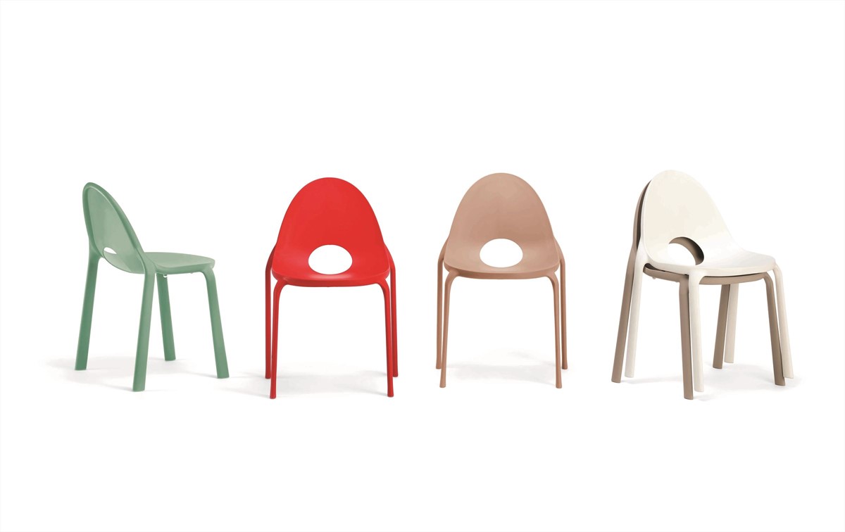 Gewijzigde kleuren Drop stoelen