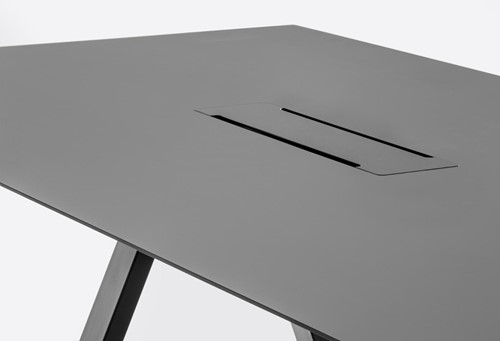 Arki Tisch-3