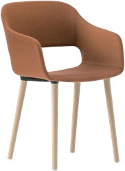 Babila 2756 - gestoffeerde kuipstoel met houten poten. 100% Gecertificeerd hout.
