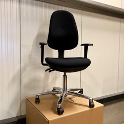 UITVERKOOP Bureaustoel MET armleuningen - stof zwart, voetenkruis aluminium gepolijst - NIEUW