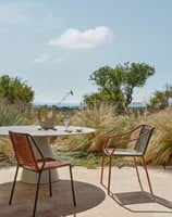 Ikon 73 - kunststof kegelvormige tafel met een rond of vierkant volkern blad-2