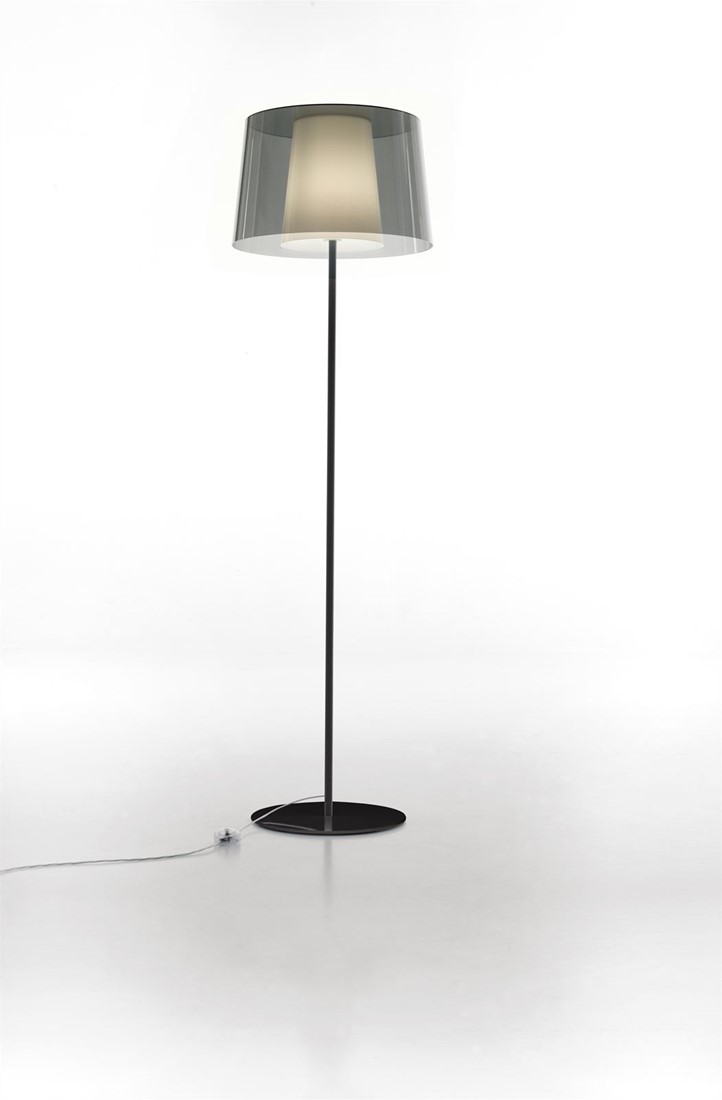 Helm Verwijdering gerucht L001ST/BA - Staande lamp met een smalle en brede kunststof kap bij FP  Collection