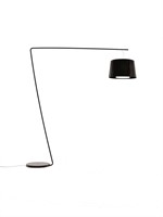 L001T/B - staande Z-lamp met brede kunststof kap