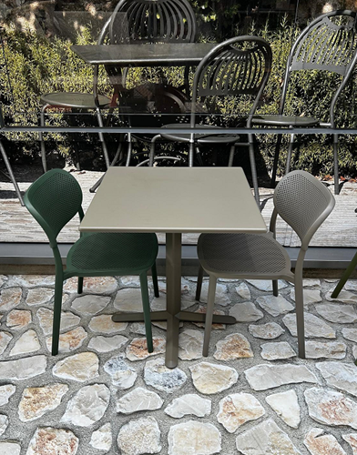 UITVERKOOP 3x tafel + 6x stoelen geschikt voor outdoor gebruik