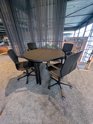 UITVERKOOP Mix tafel Ø120 met 4 vergaderstoelen Butterfly - Showroommodel
