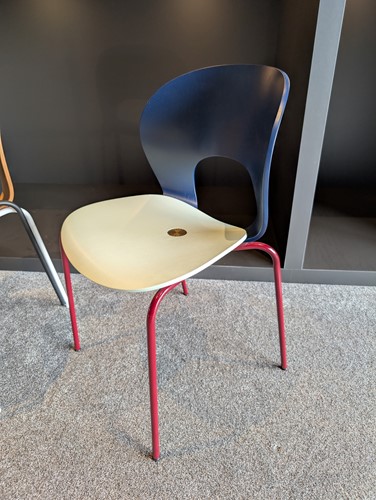 3x Ø-Chair van Magnus Olesen-2