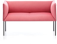 Sharp D 926 Strak Vormgegeven 2 Zits Bank Met Elegante Pootjes En Dikke Stoffering Zwart Ne Fidivi Jet 8001 Bij Fp Collection