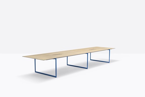 Toa Tafel - design vergader- conferentie tafel met een dun volkern blad en slanke poten-2