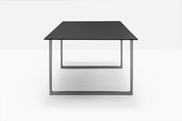 Toa Tafel - design vergader- conferentie tafel met een dun volkern blad en slanke poten-3